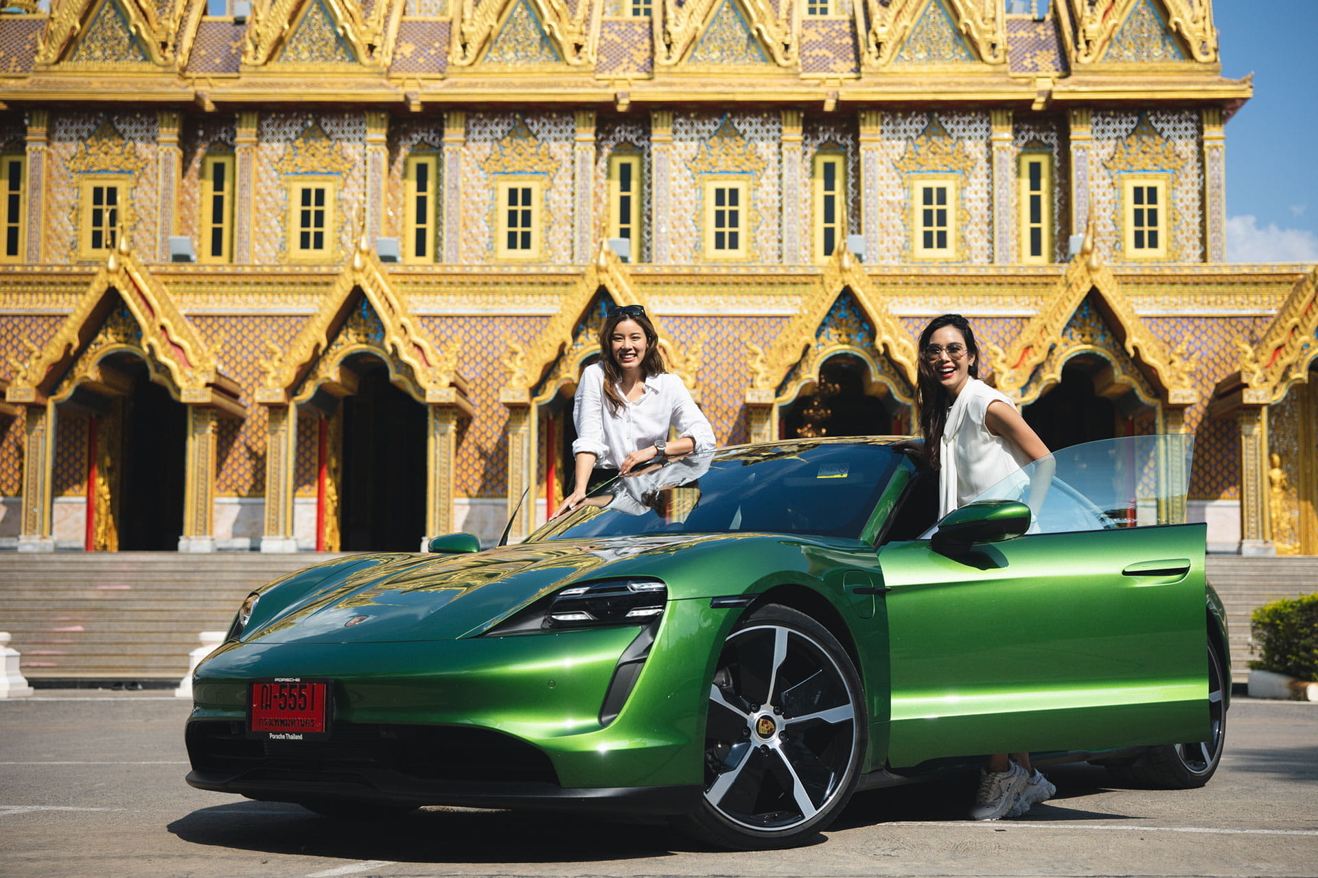 TH_Porsche Taycan